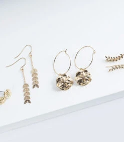 Geurkaars Ceder Met Gouden Messing Oorbellen -Kaarsen Voor Thuis f7d1228a910b4d06a553472a272d0408